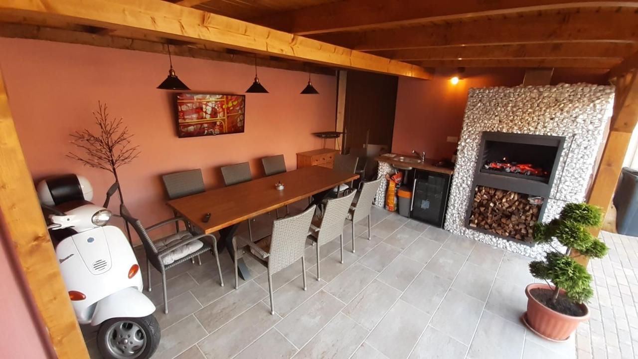 Alom Apartman Hajduszoboszlo Exterior photo
