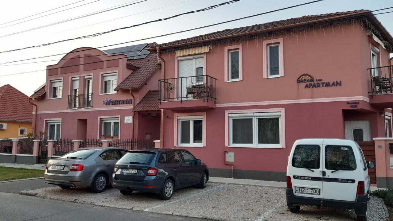 Alom Apartman Hajduszoboszlo Exterior photo